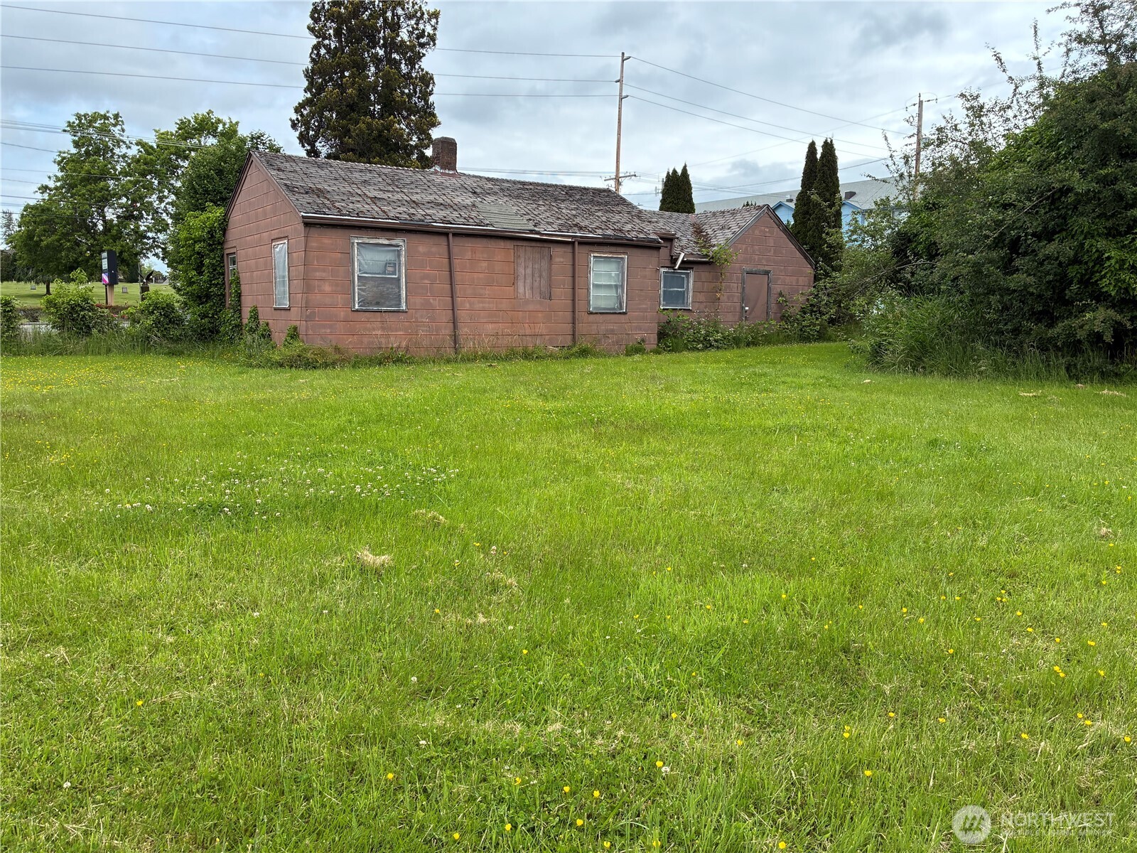 1820 E College Way Property Photo 3