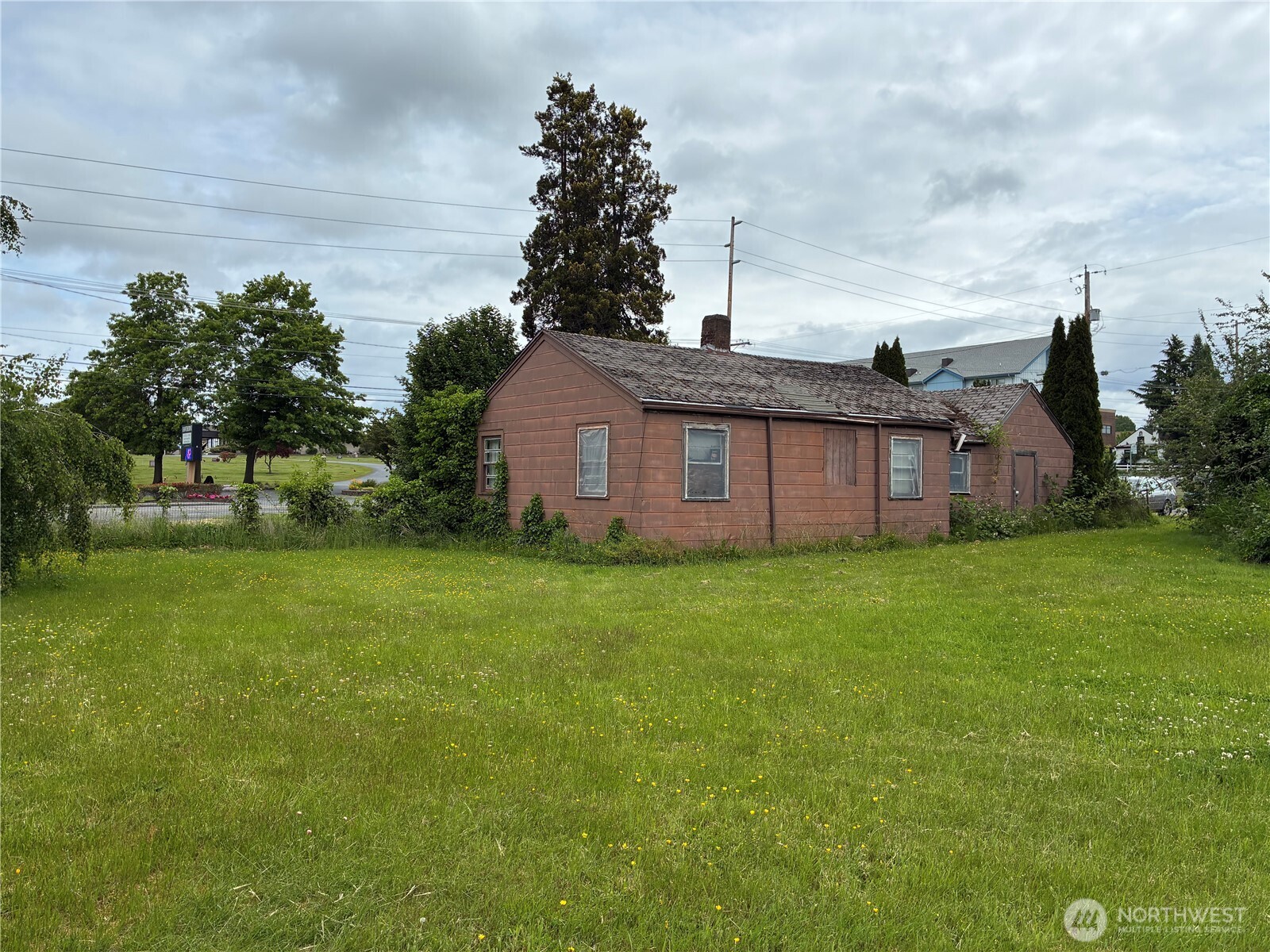 1820 E College Way Property Photo 10