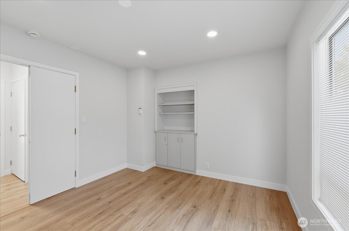 1715 Meridian Avenue Property Photo 11