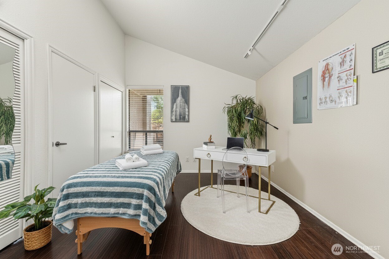 1715 Meridian Avenue Property Photo 13