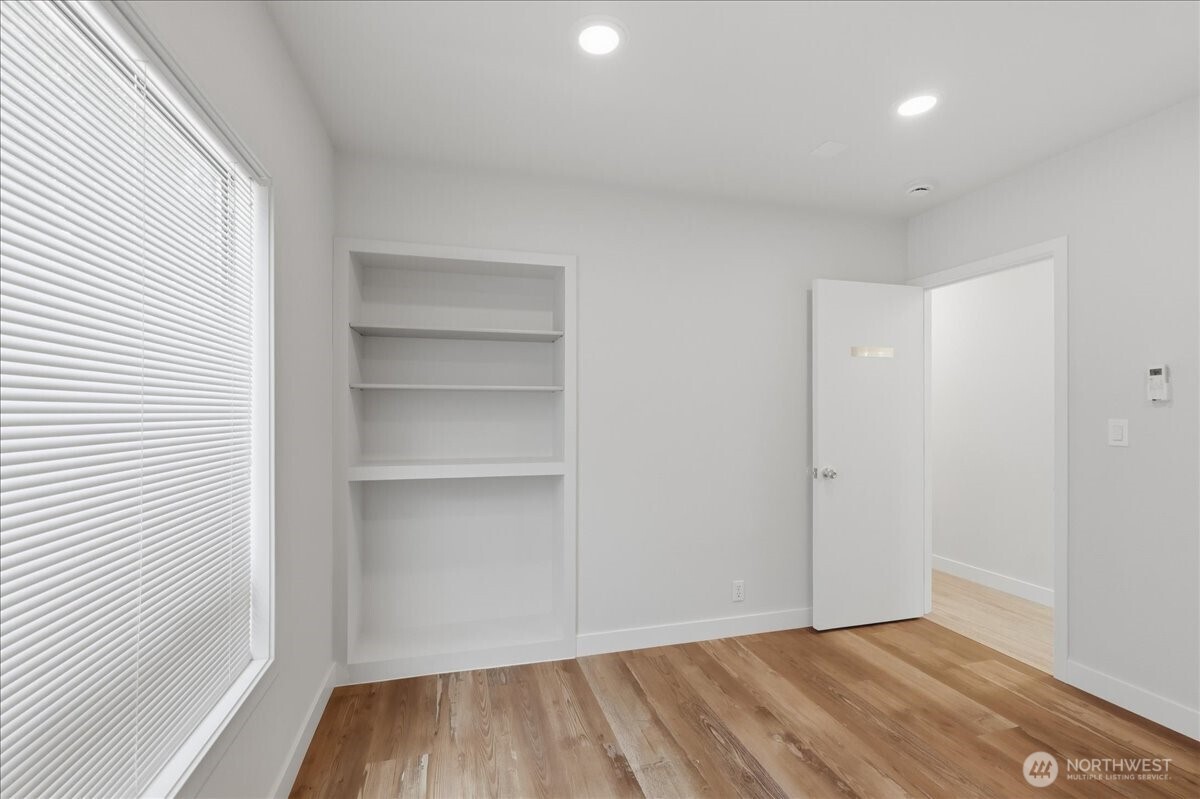 1715 Meridian Avenue Property Photo 14