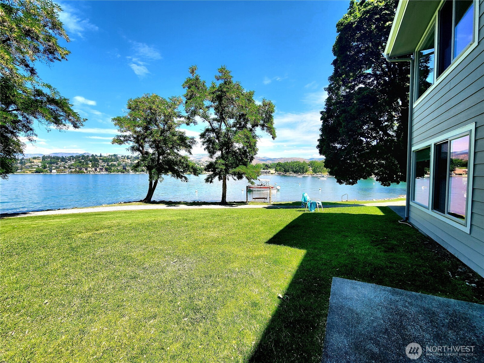 1 Beach 589-d Property Photo 18