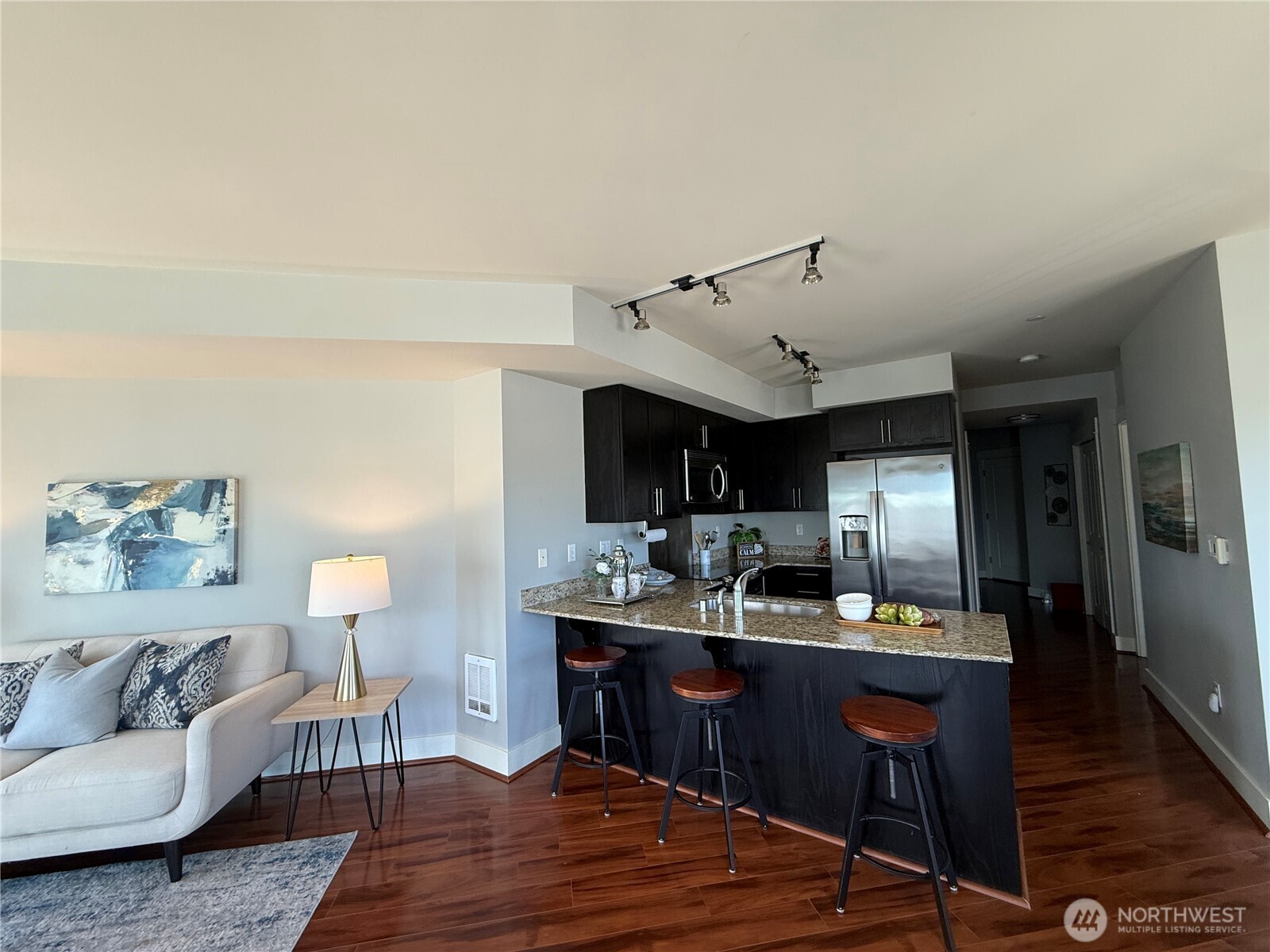 699 John Street 502 Property Photo 7