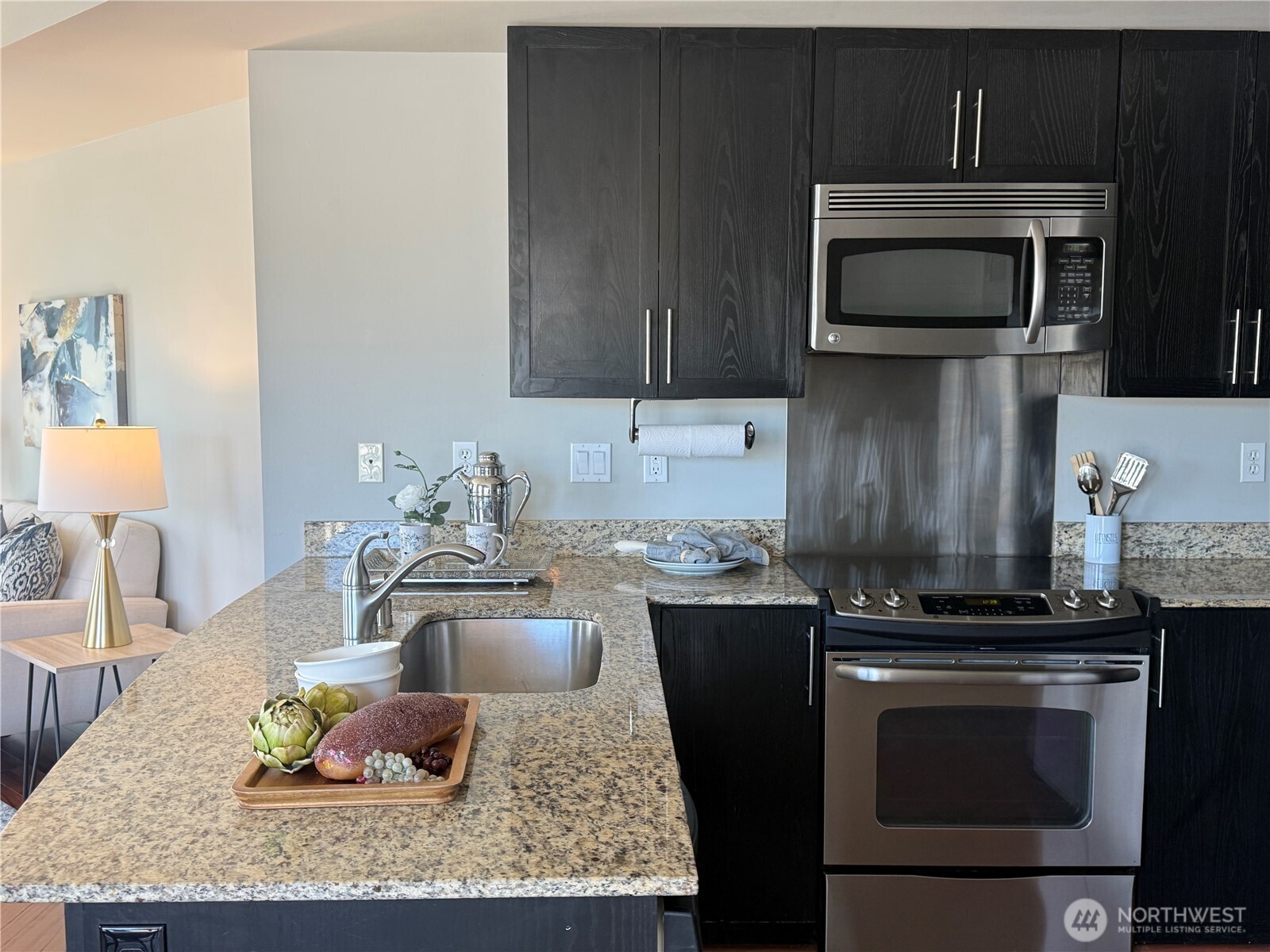 699 John Street 502 Property Photo 9
