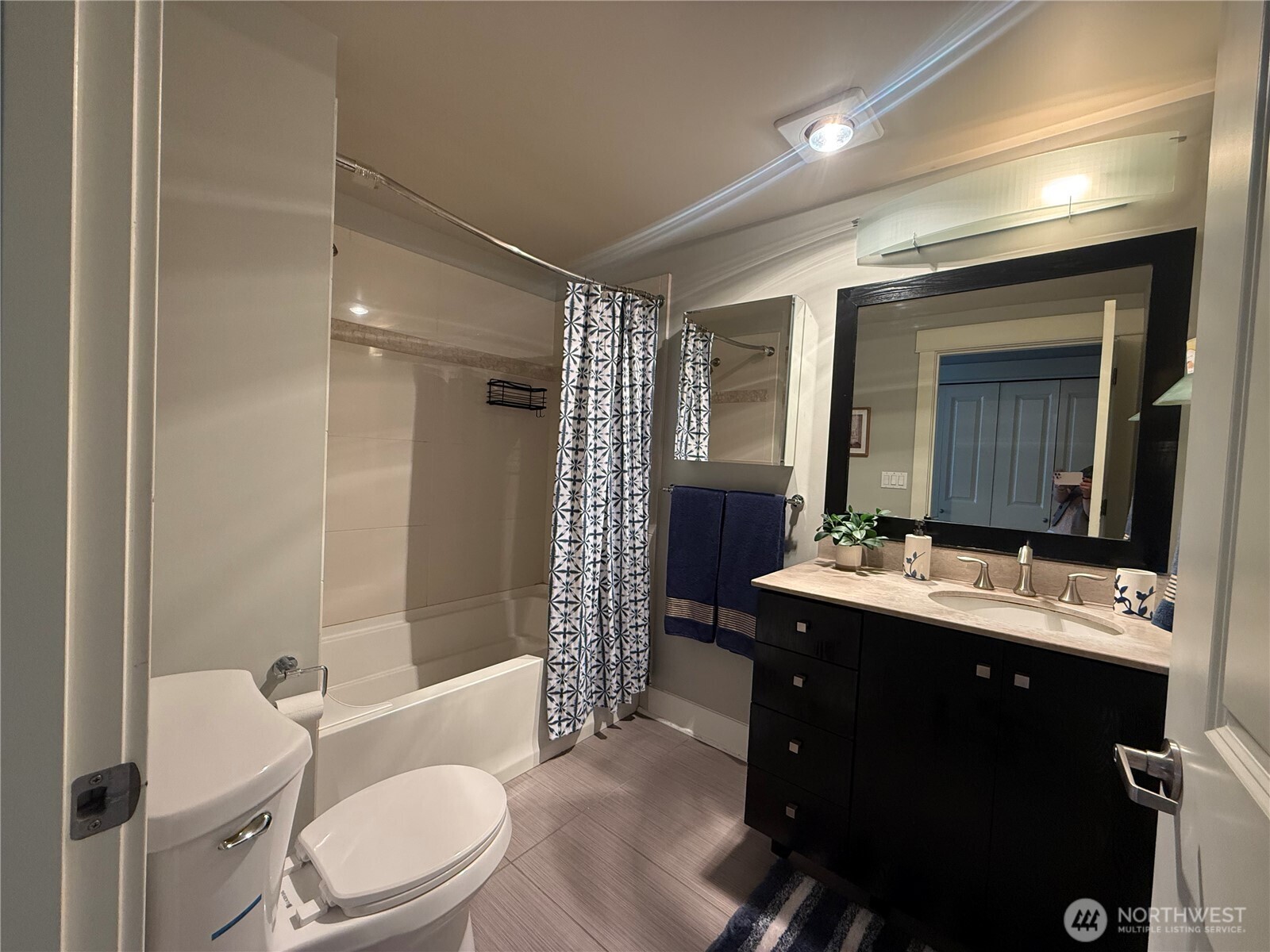 699 John Street 502 Property Photo 20