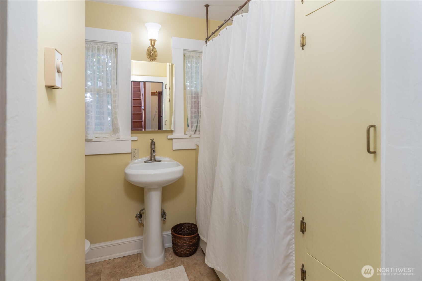 538 Adams Street Property Photo 19