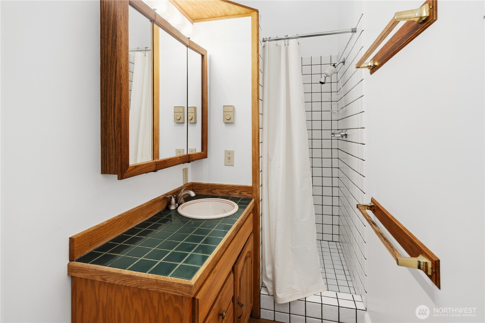538 Adams Street Property Photo 25