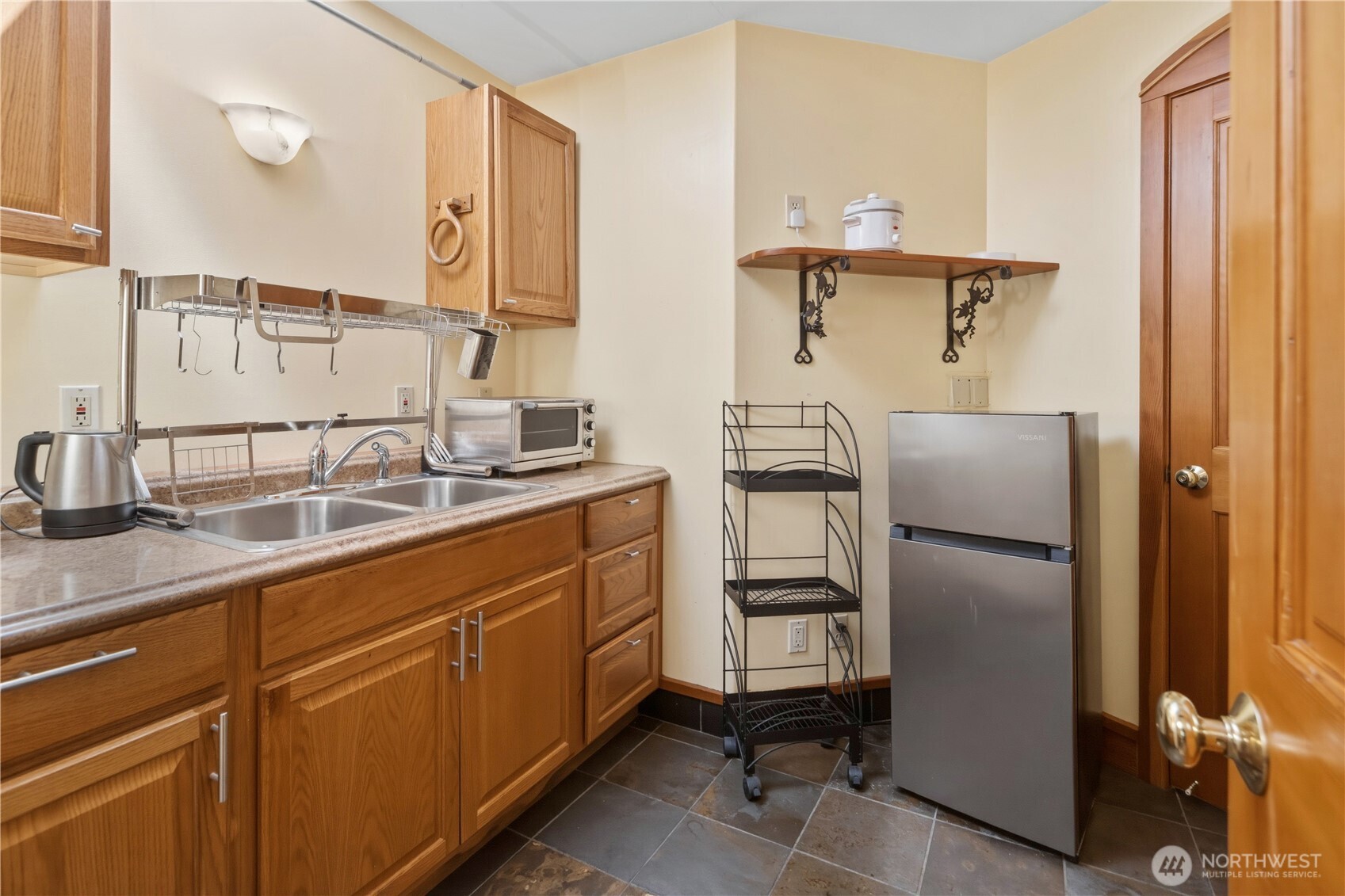 538 Adams Street Property Photo 34