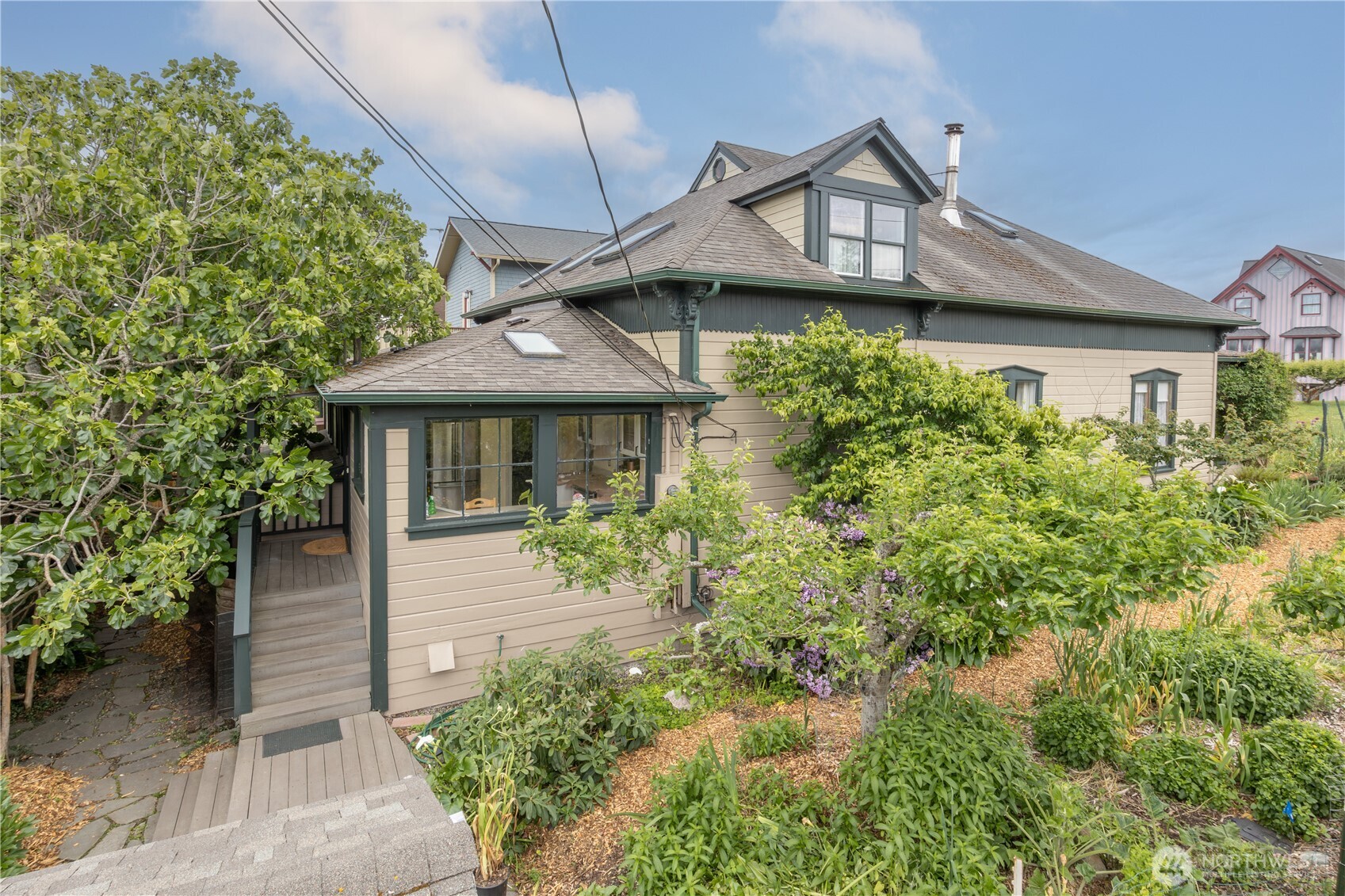 538 Adams Street Property Photo 38