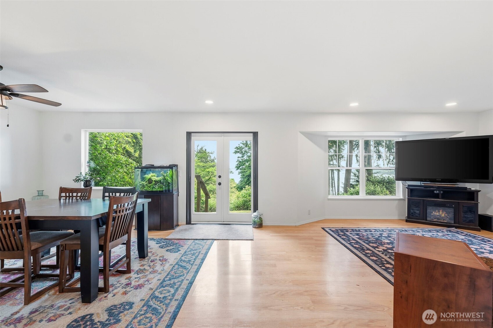 11209 Riviera Drive Property Photo 10