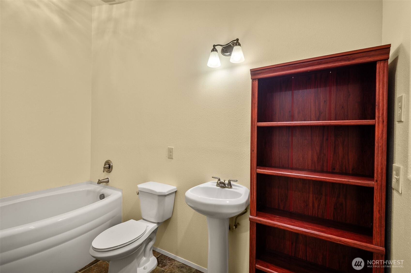 521 N Fairway Drive Property Photo 16