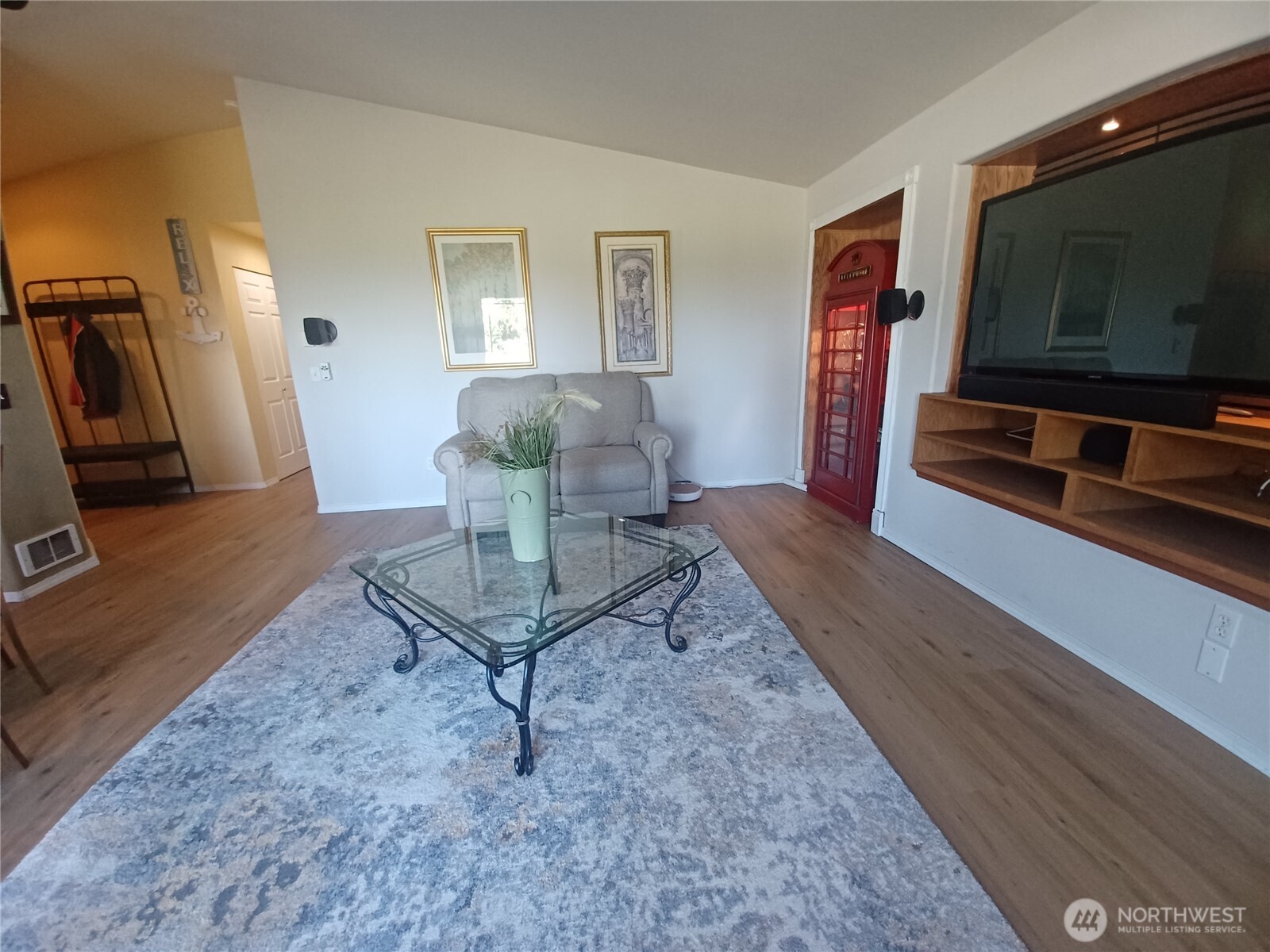 317 Teresa Street Property Photo 5