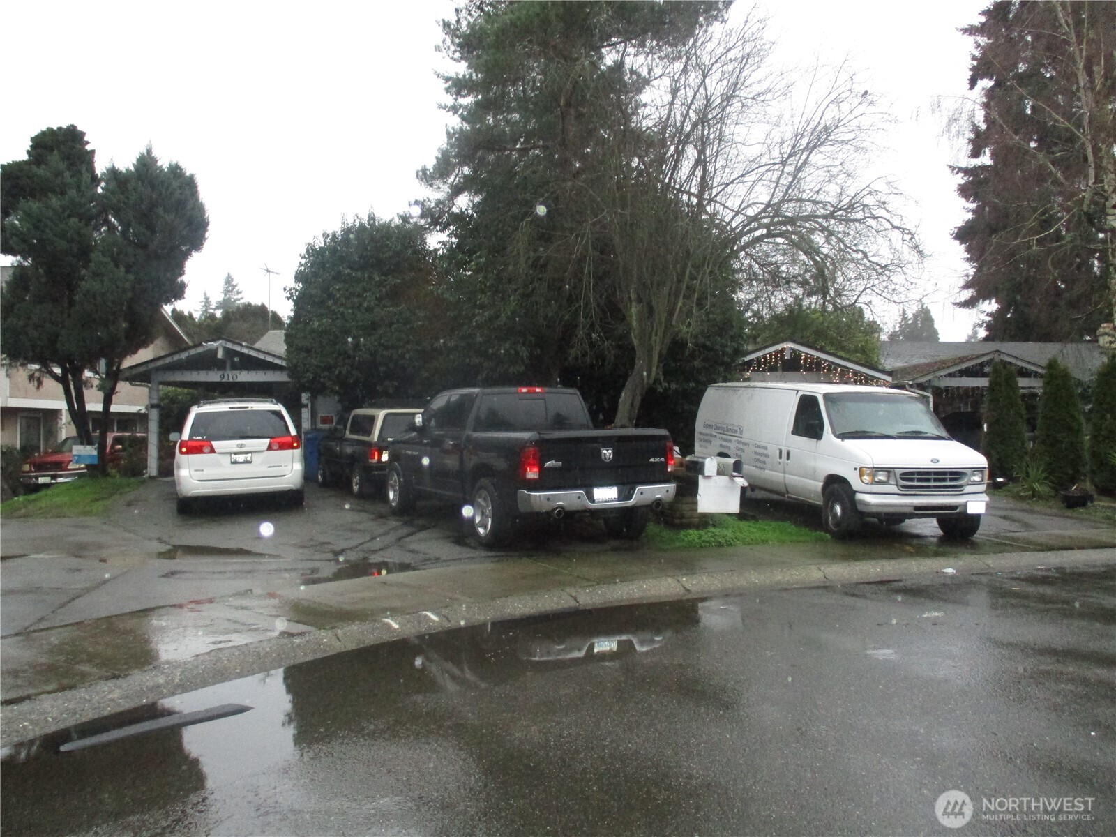 910 142nd Avenue Property Photo 2