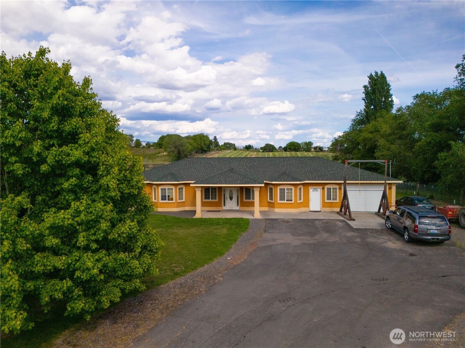 1811 Beam Road Property Photo 1