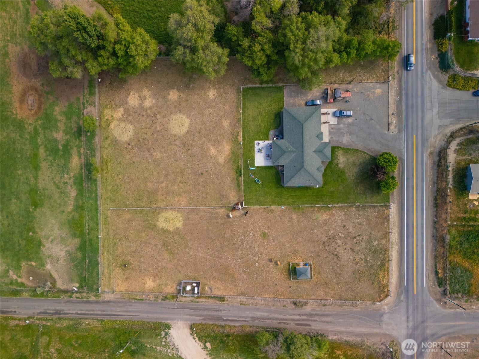 1811 Beam Road Property Photo 10