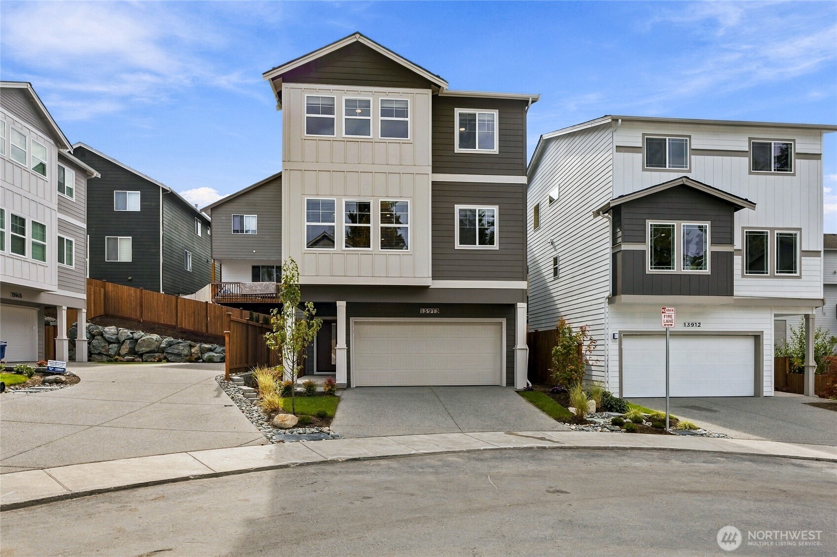 13913 11th Place Property Photo 1