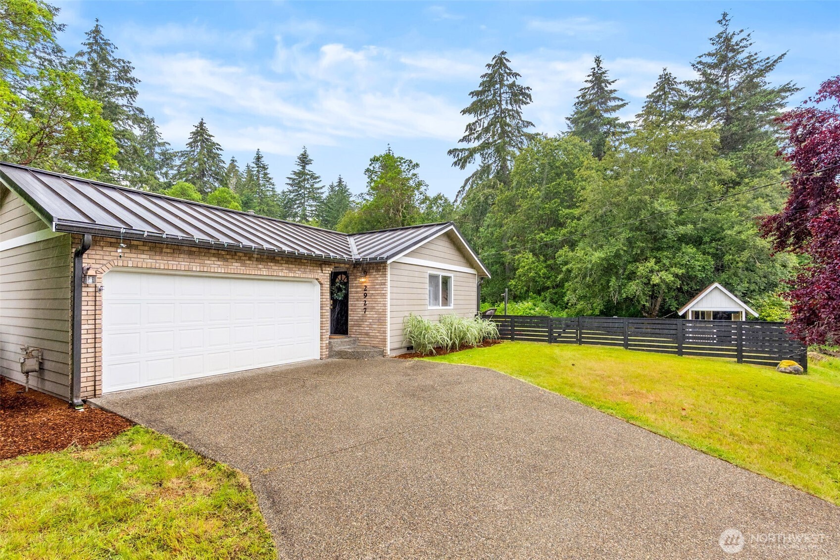 2927 33rd Lane Property Photo 4