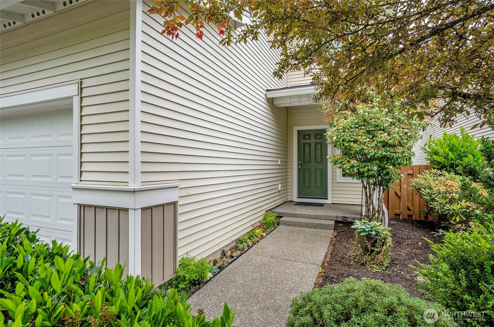 784 Ebbets Drive Property Photo 2