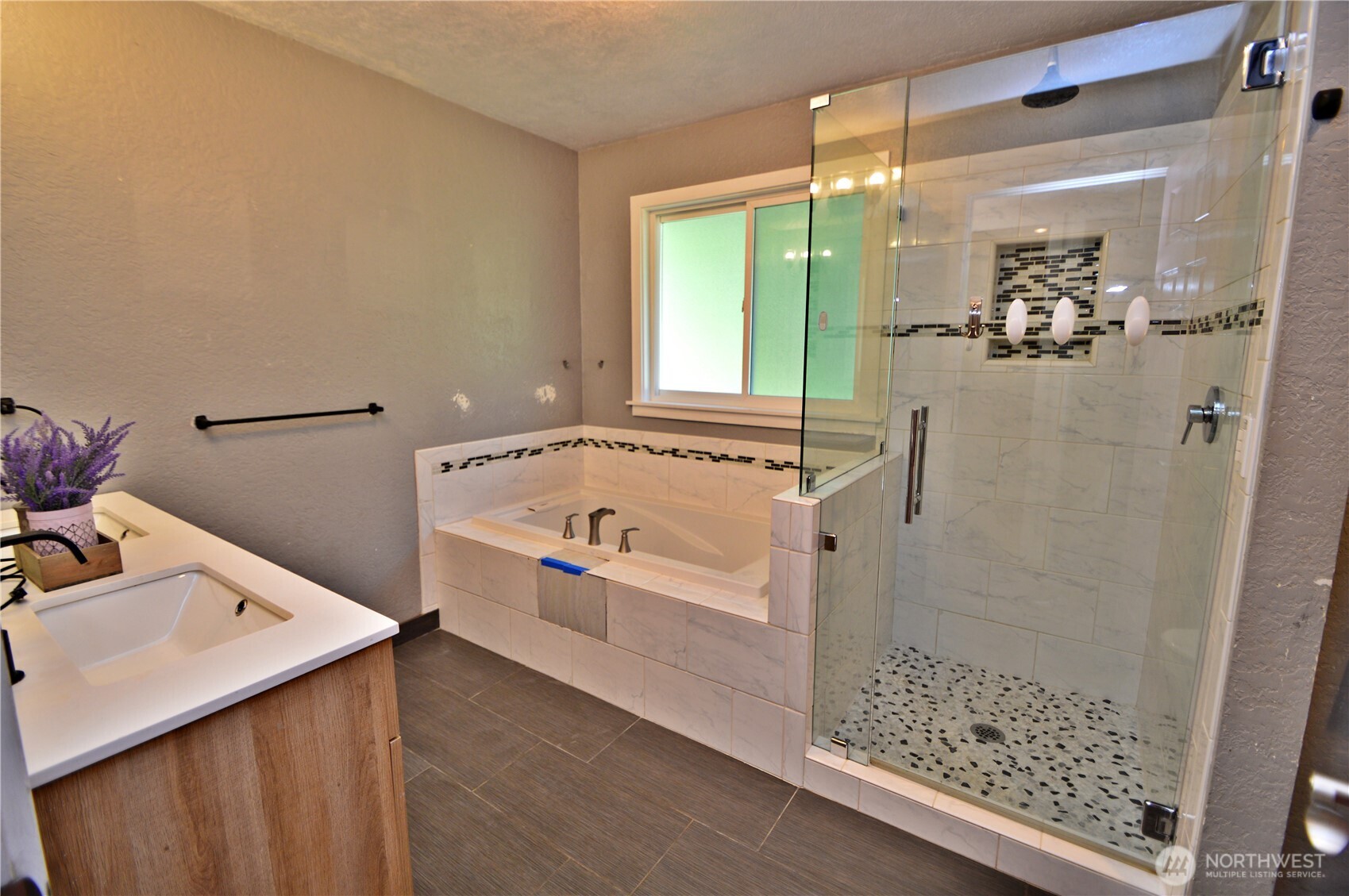 4830 Beverly Drive Property Photo 11