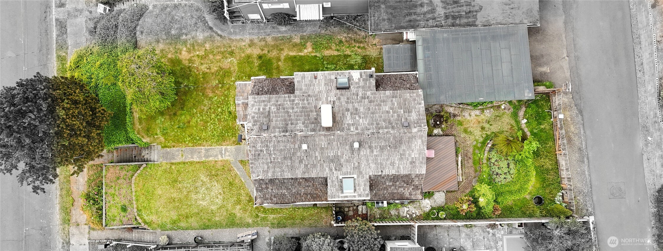 2016 W 6th Property Photo 4