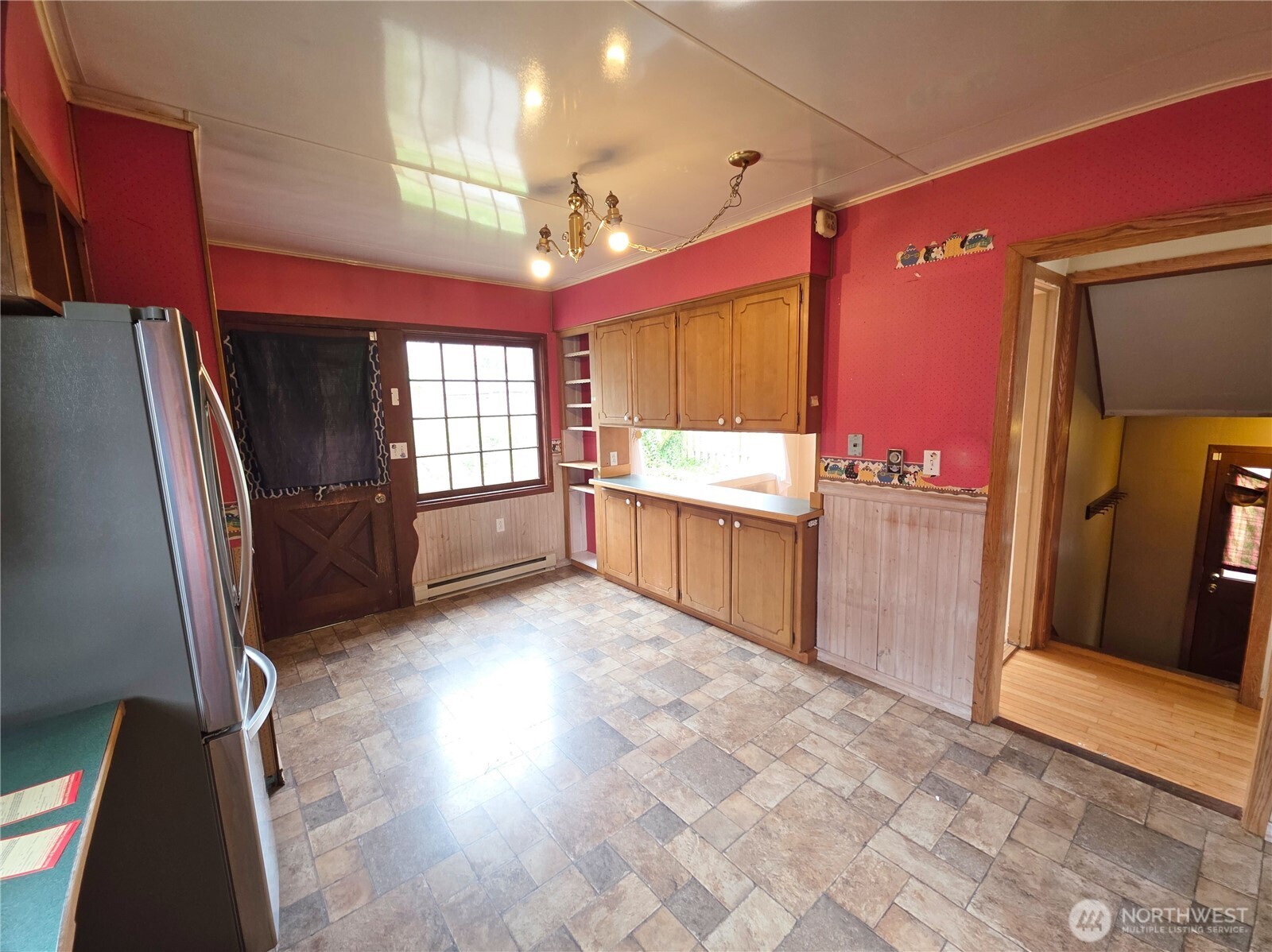 2016 W 6th Property Photo 9