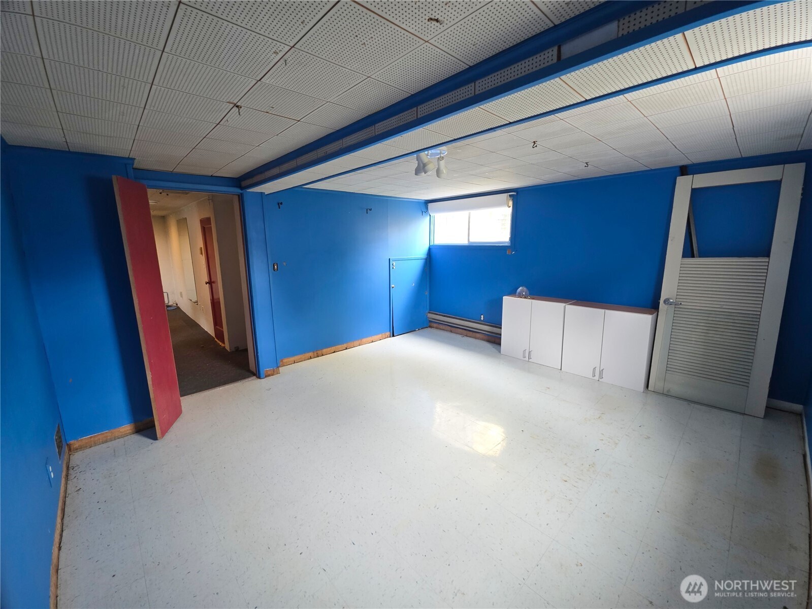 2016 W 6th Property Photo 15
