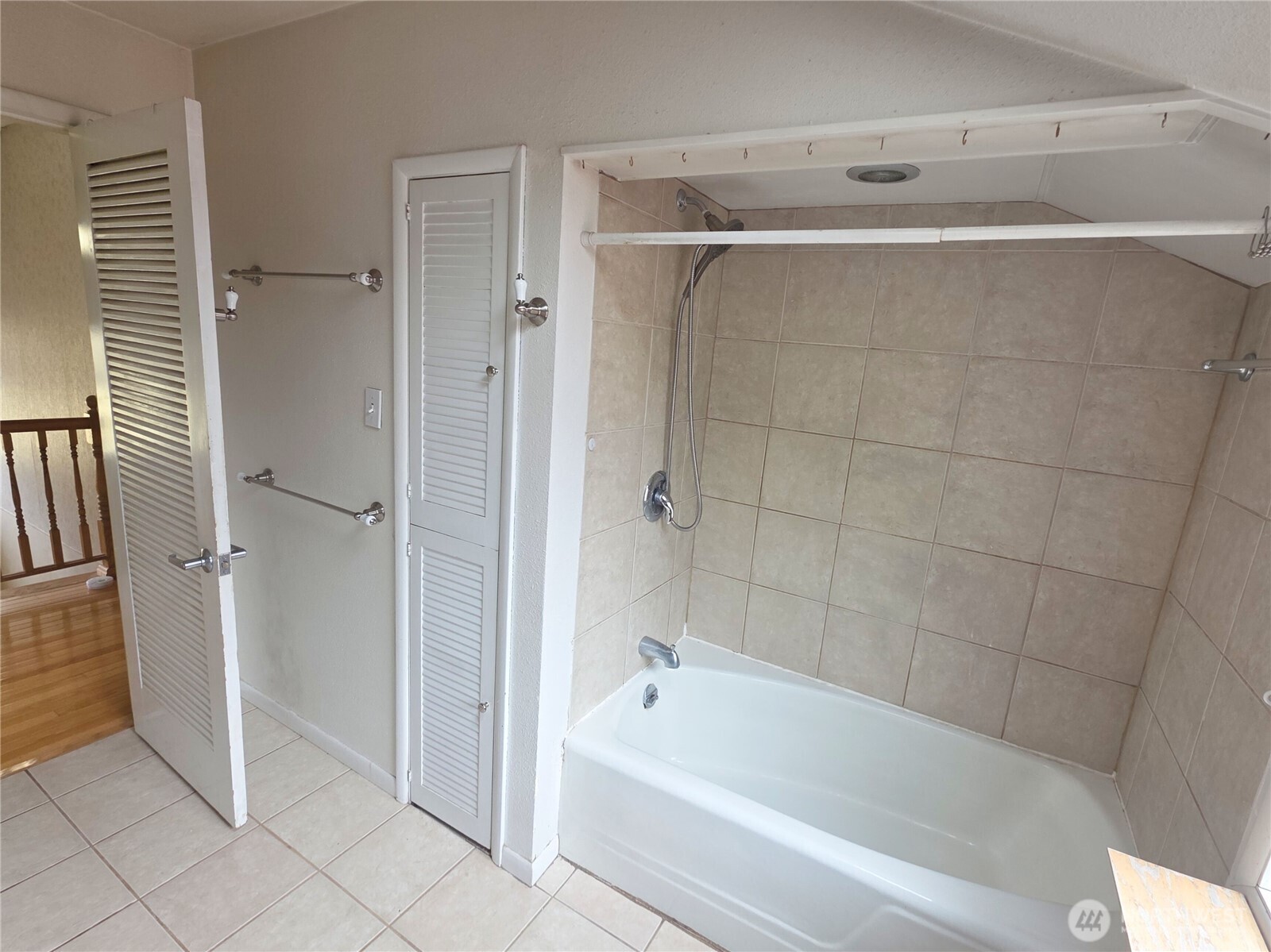 2016 W 6th Property Photo 21