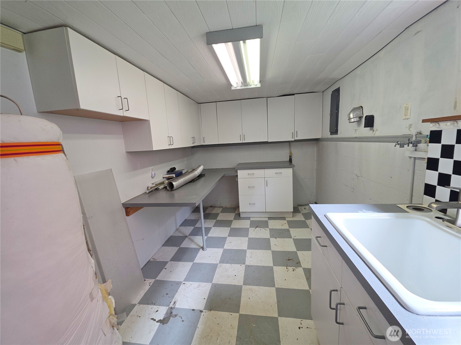 2016 W 6th Property Photo 22