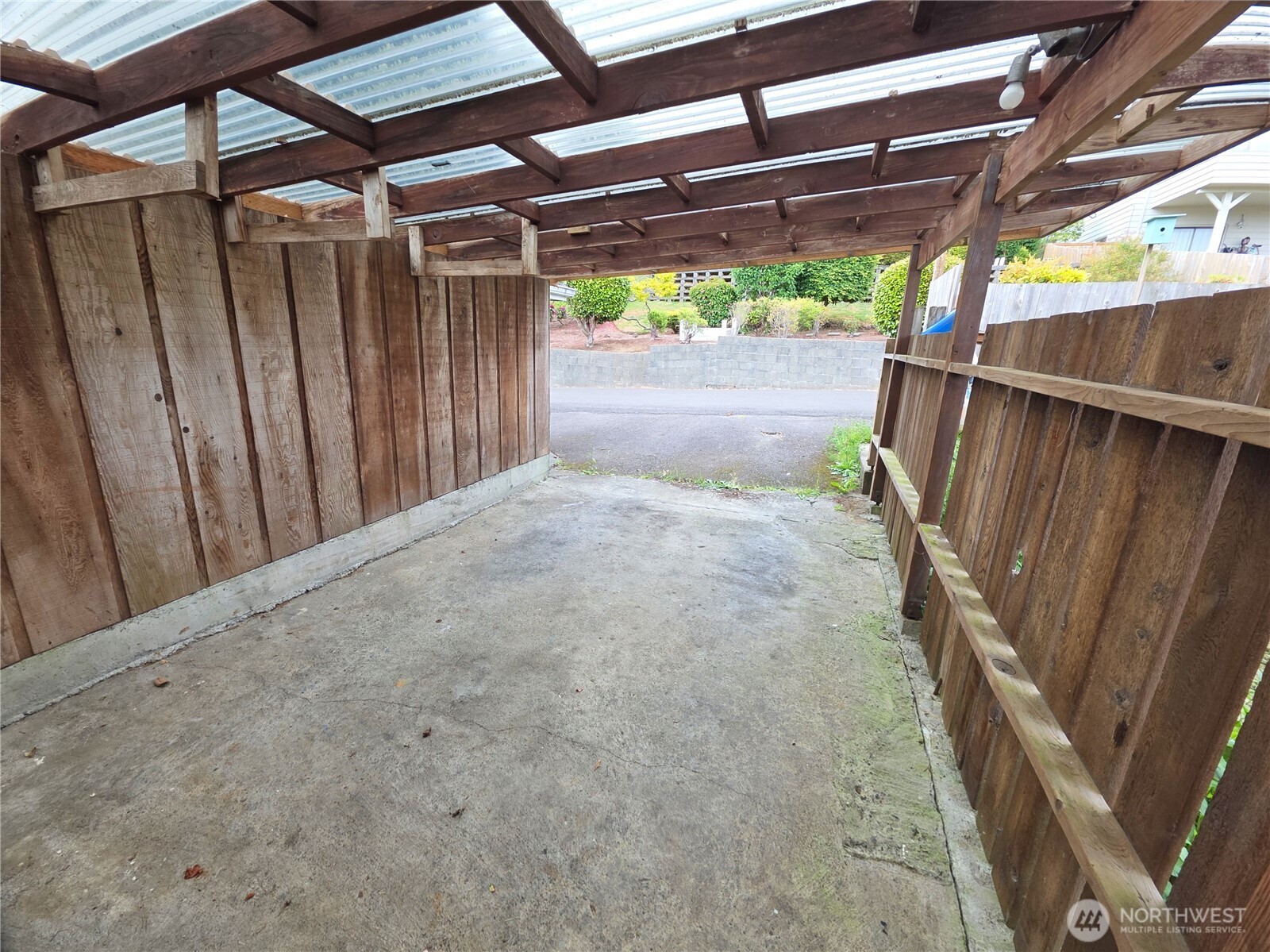 2016 W 6th Property Photo 24
