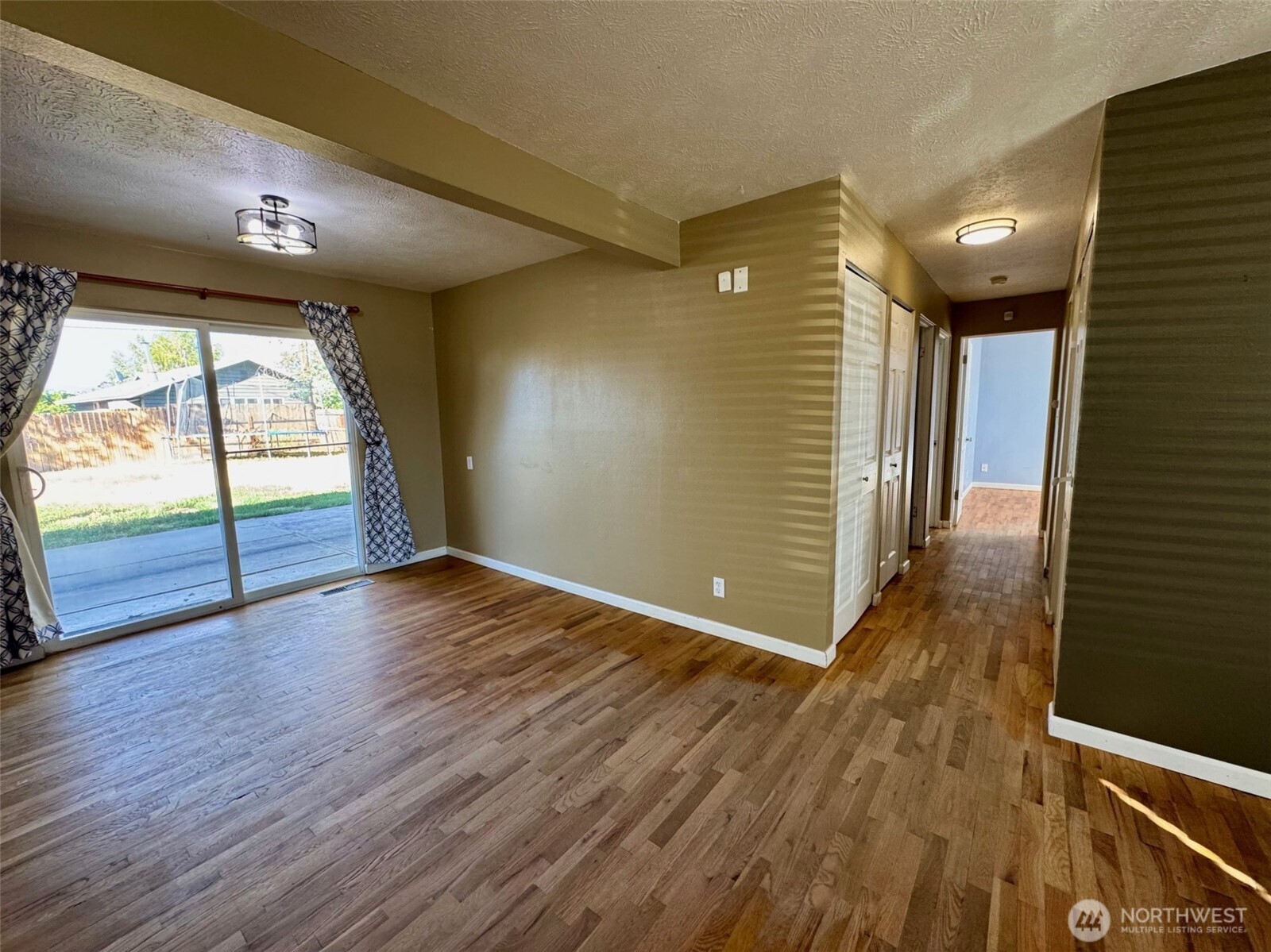 1103 S Evergreen Drive Property Photo 9