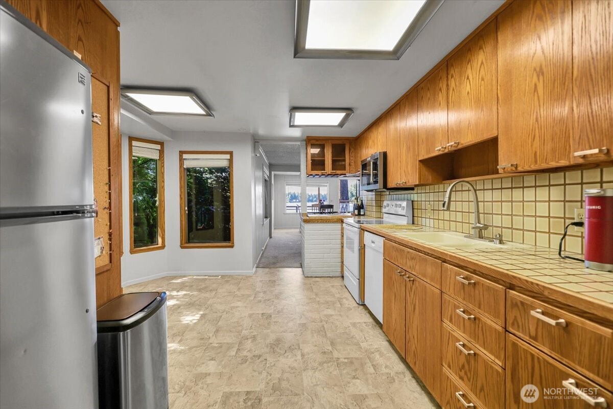 15402 Rose Road Property Photo 12