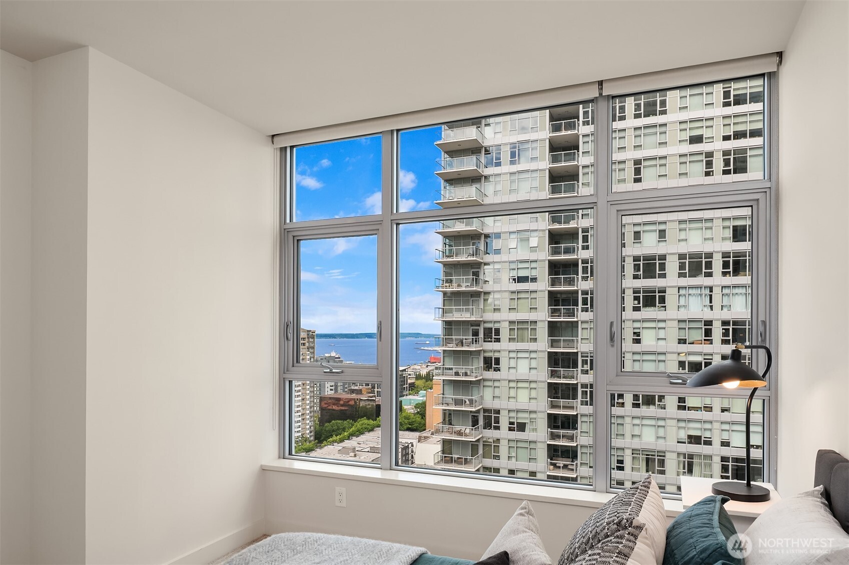 588 Bell Street 2408s Property Photo 15