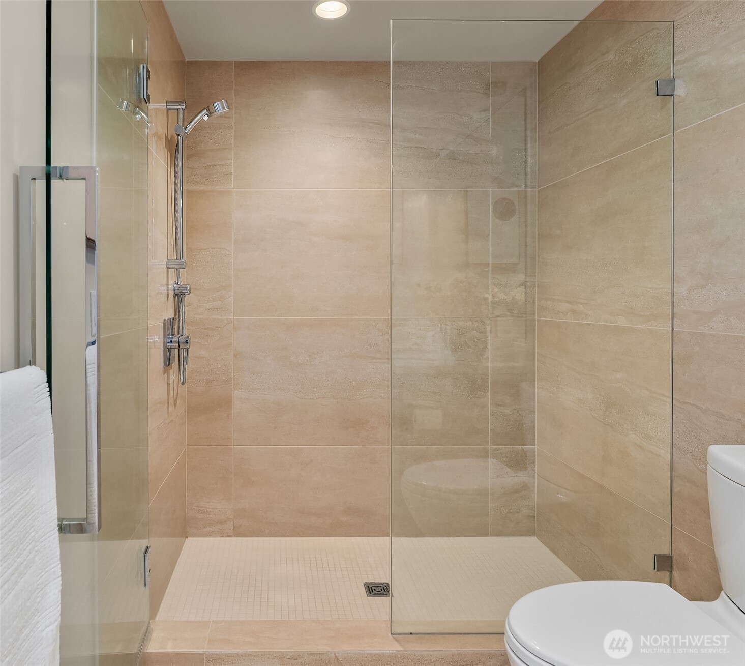 588 Bell Street 2408s Property Photo 17