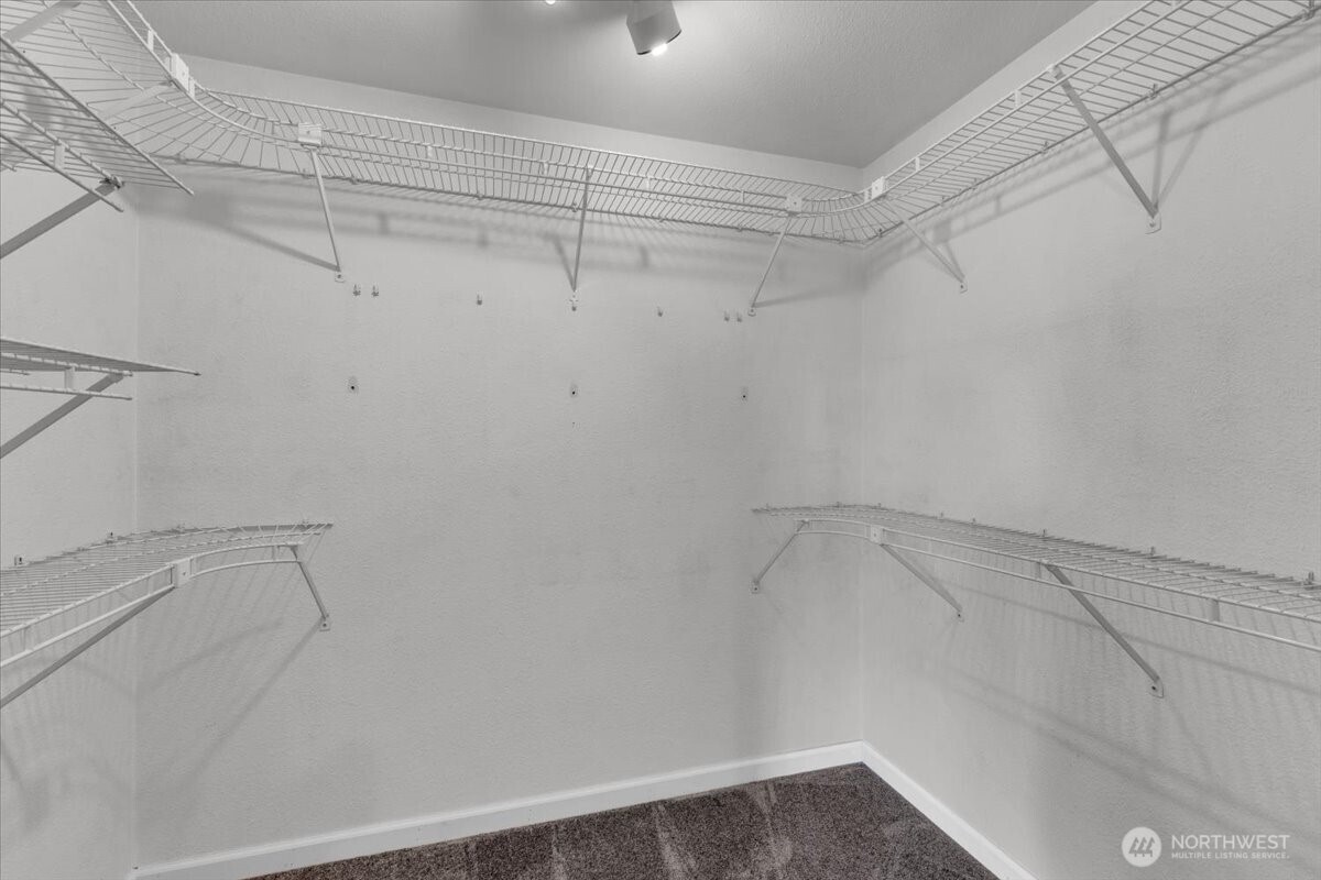 823 N 161st Place 405 Property Photo 12