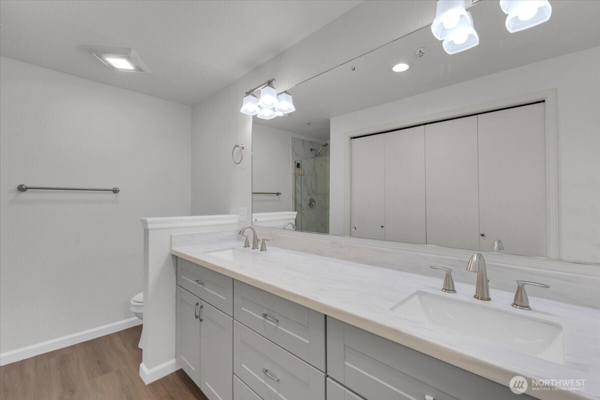 823 N 161st Place 405 Property Photo 13