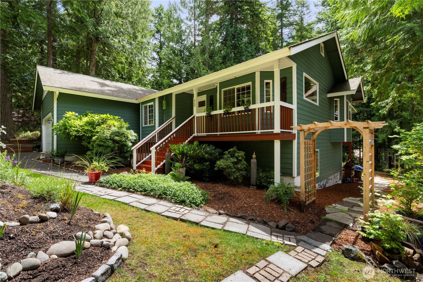 72 Sayward Lane Property Photo 2