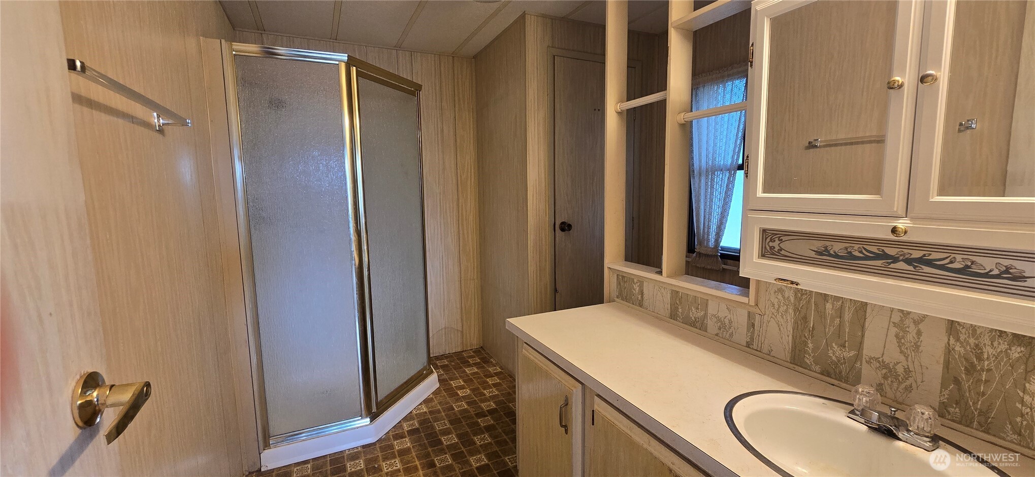 13 Juniper Estates Property Photo 17