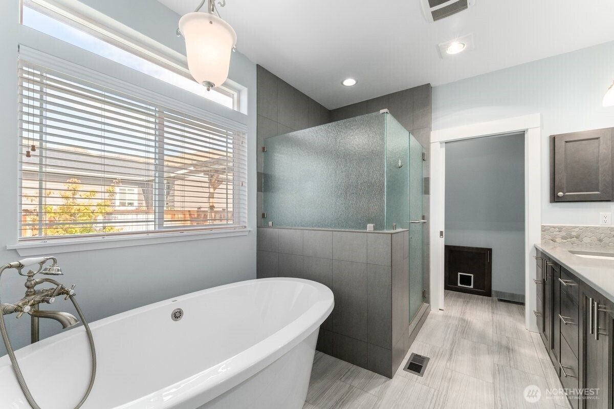 1020 Crest Loop Property Photo 17