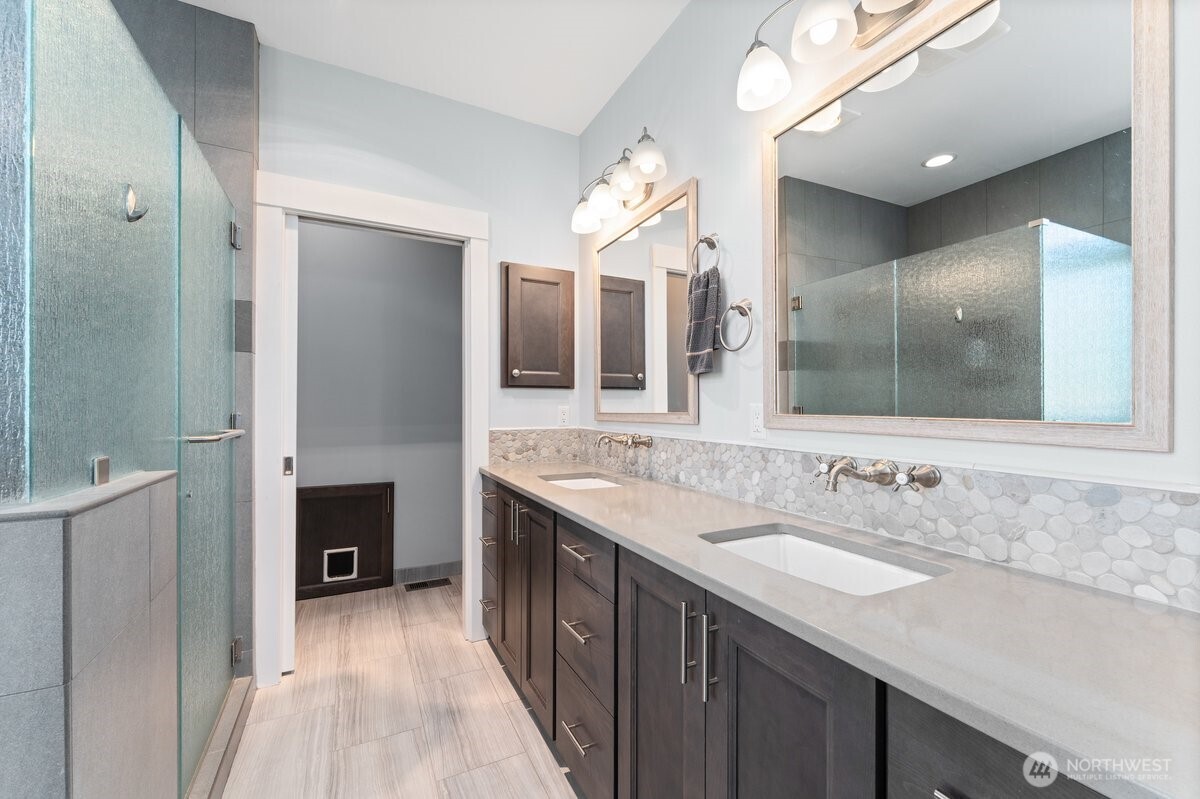 1020 Crest Loop Property Photo 18