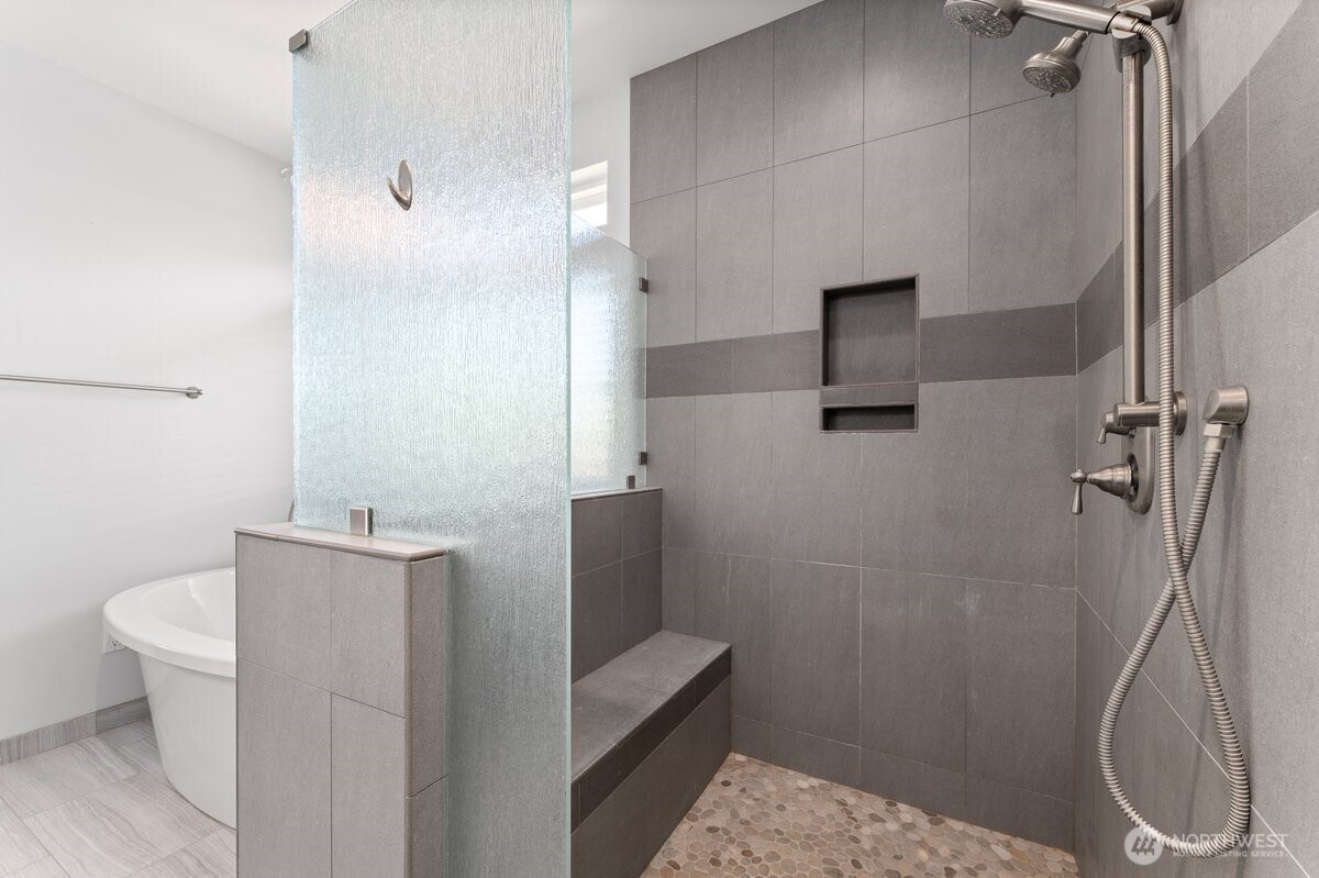 1020 Crest Loop Property Photo 19