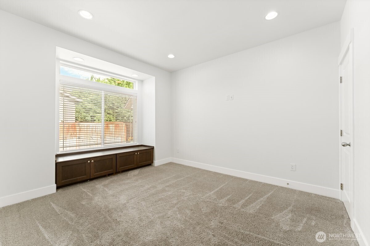 1020 Crest Loop Property Photo 26