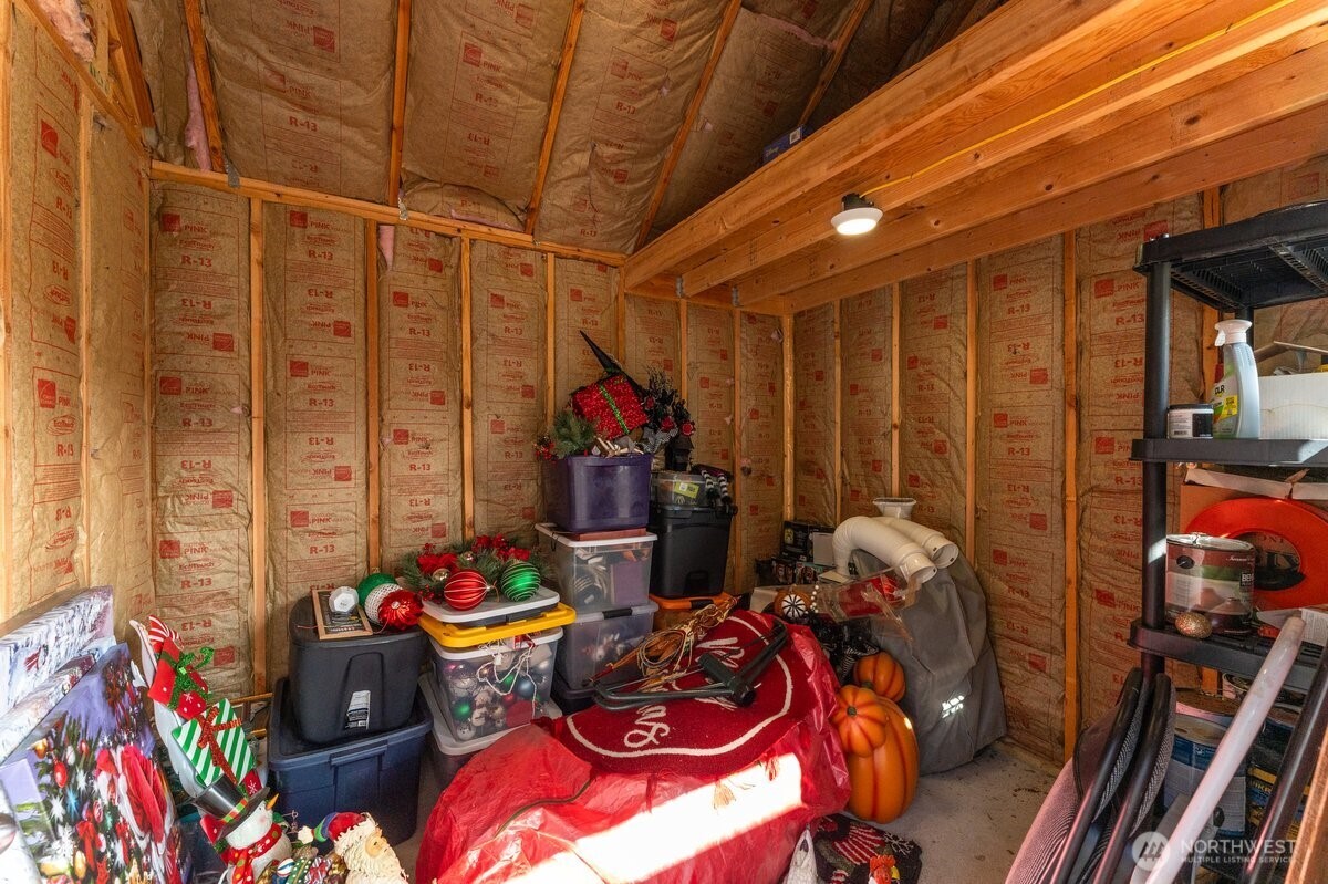 1020 Crest Loop Property Photo 32