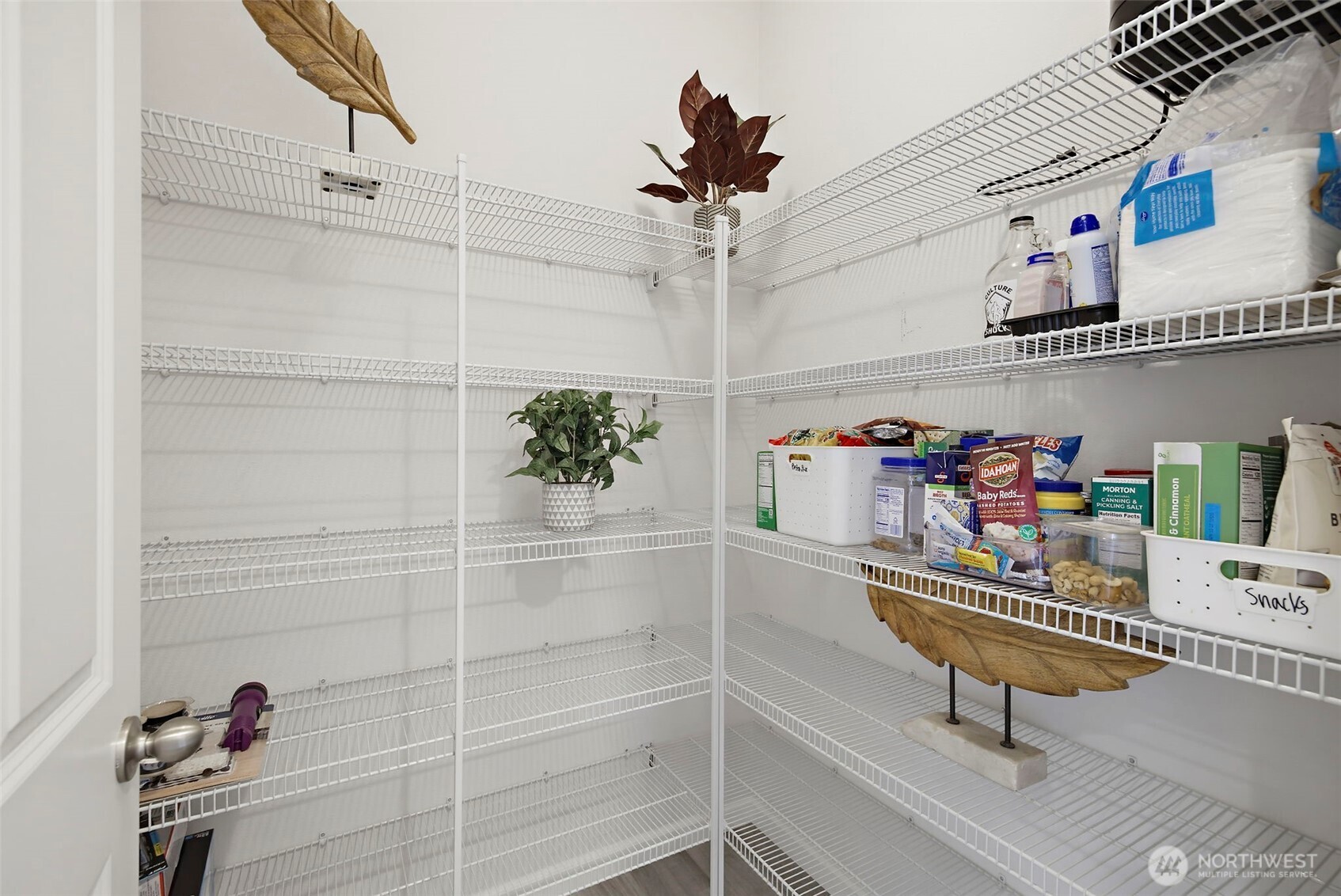 956 E Rawson Avenue Property Photo 12