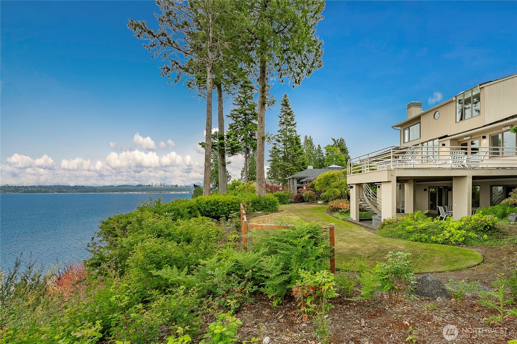 9157 Great Blue Heron Lane Property Photo 1
