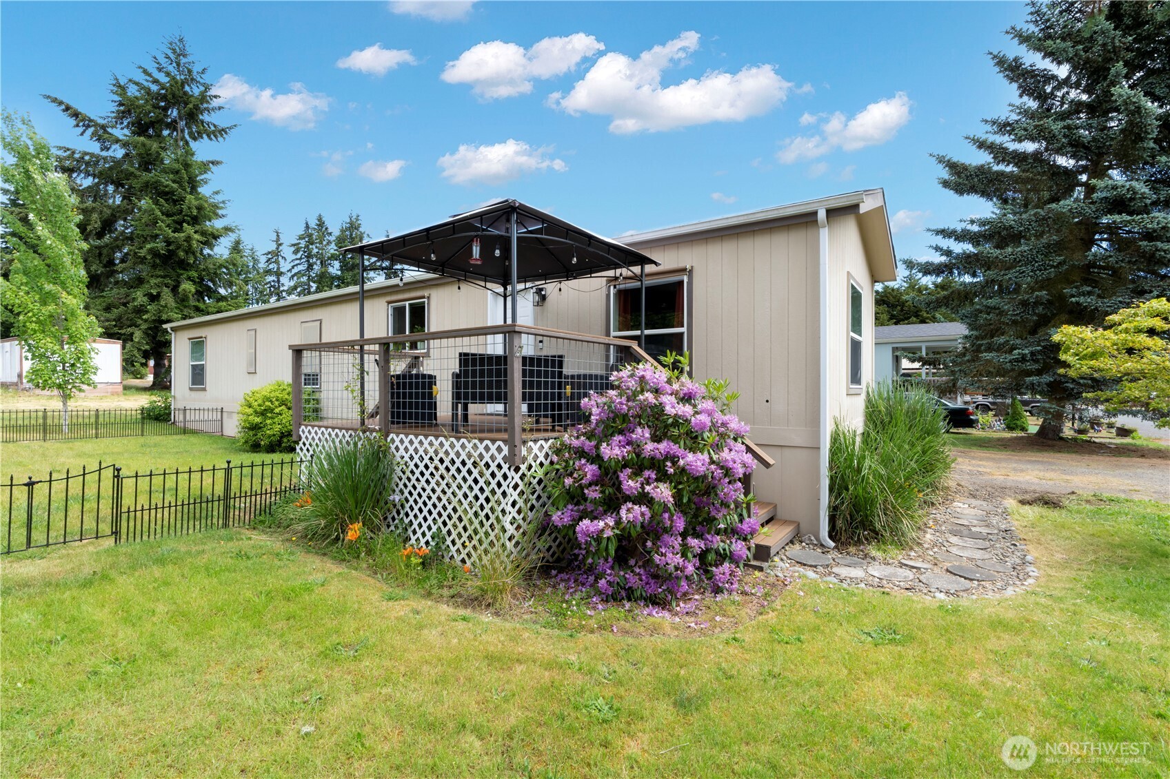 611 Cedar Avenue 6 Property Photo 1