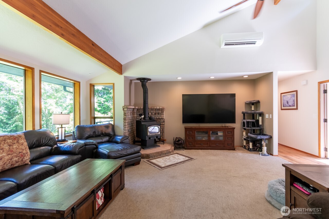 492 Walkabout Way Property Photo 19