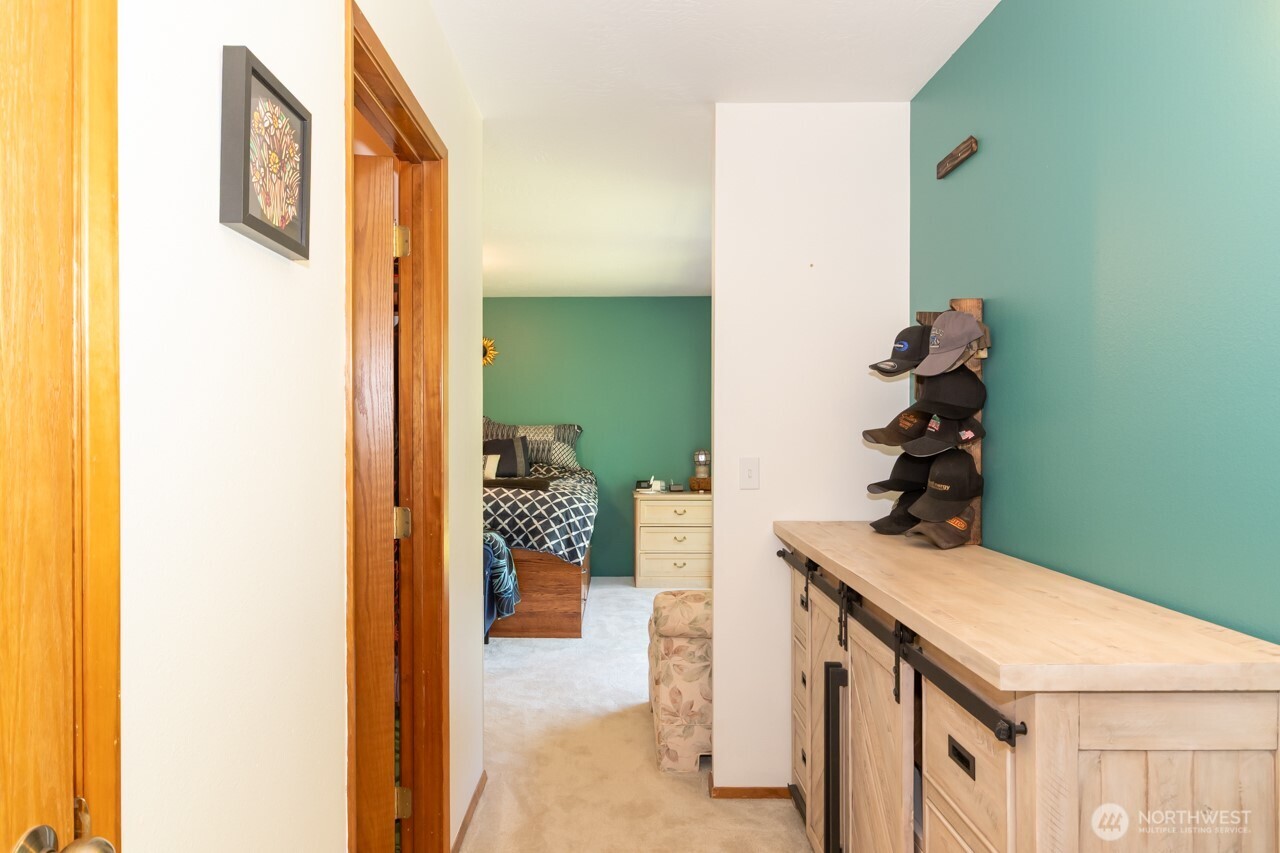 492 Walkabout Way Property Photo 24