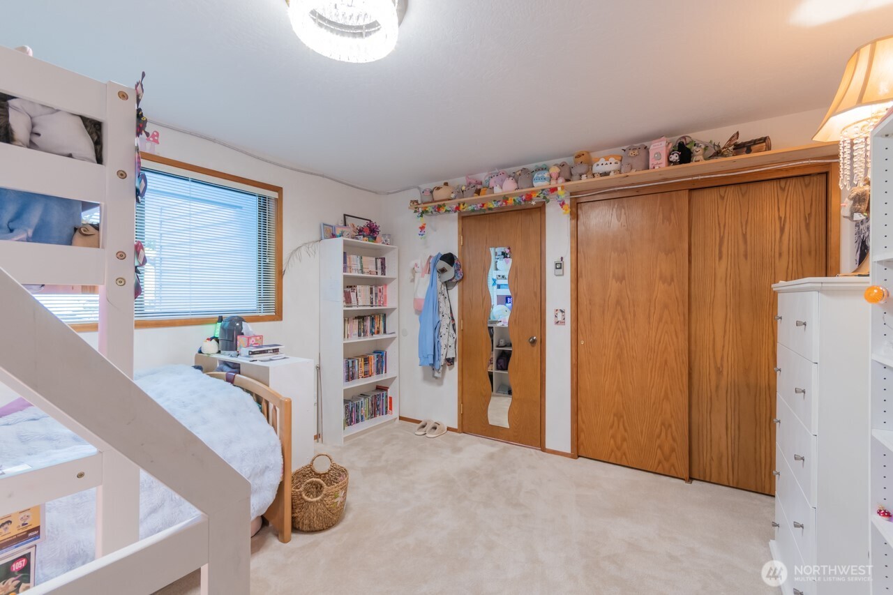 492 Walkabout Way Property Photo 27