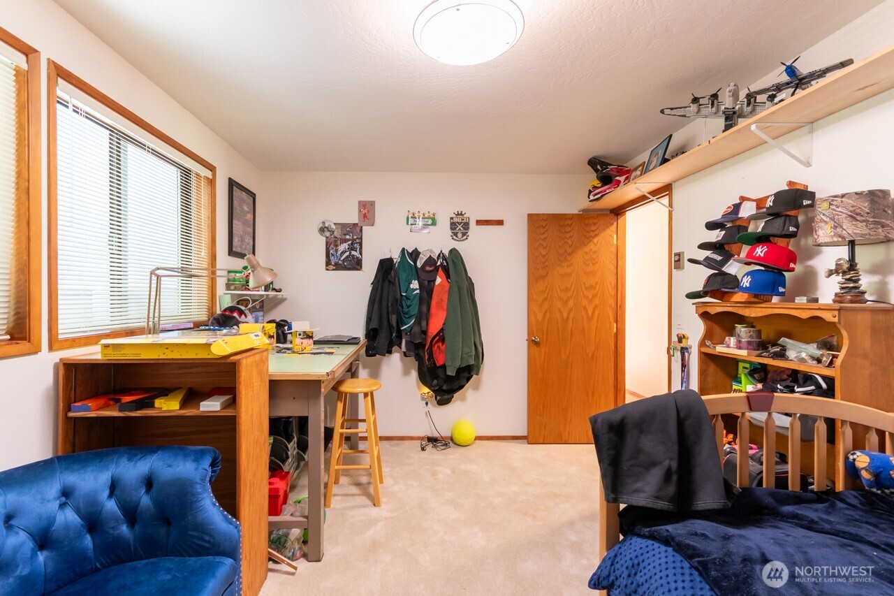 492 Walkabout Way Property Photo 29