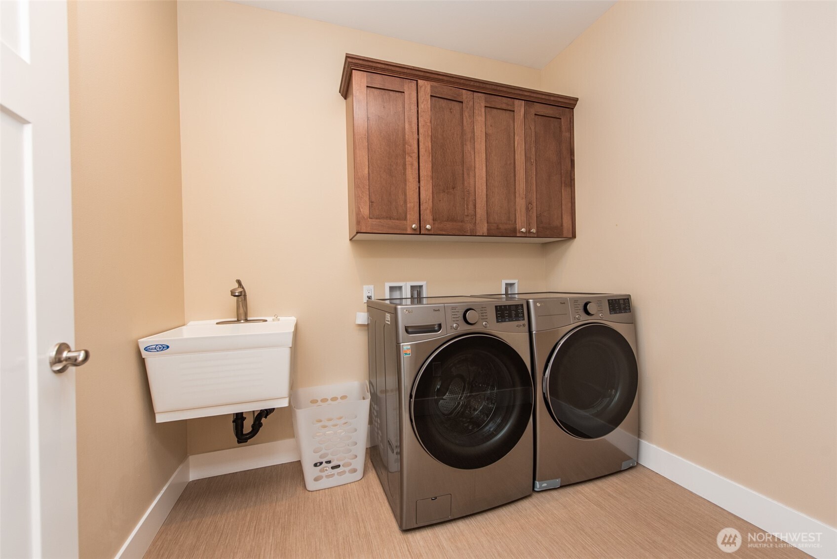390 Broadmoor Street Property Photo 32